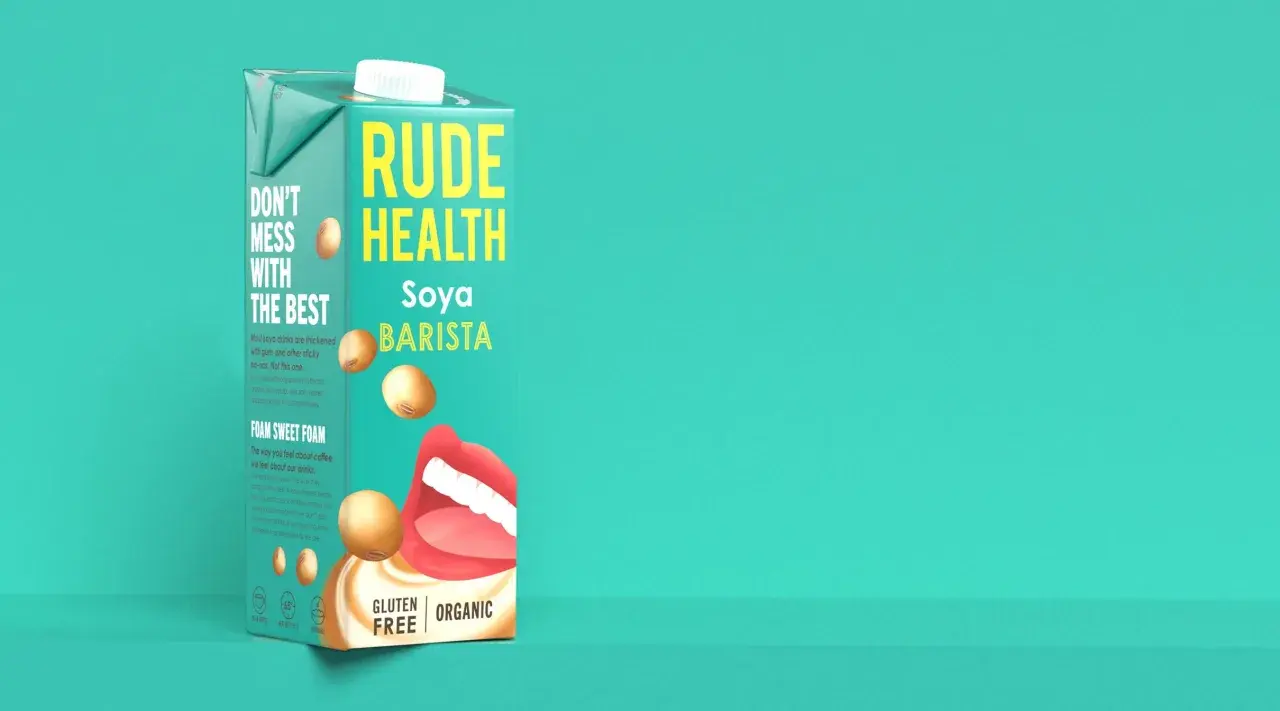Czy mleko sojowe jest zdrowe? Rude Health Soya Barista, organiczne, bezglutenowe, zrobione z soi, wody i syropu ryżowego.