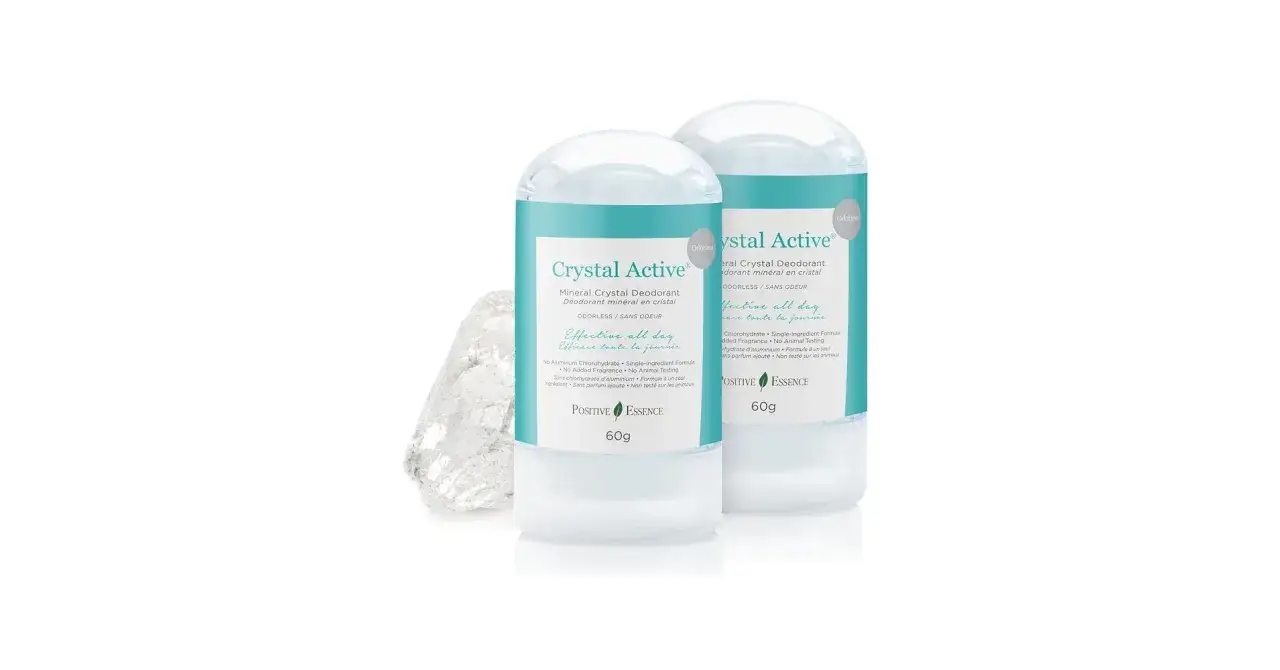 Dwa dezodoranty Crystal Active z kamieniem. Brak ałunu i szkodliwość to atuty tego produktu.